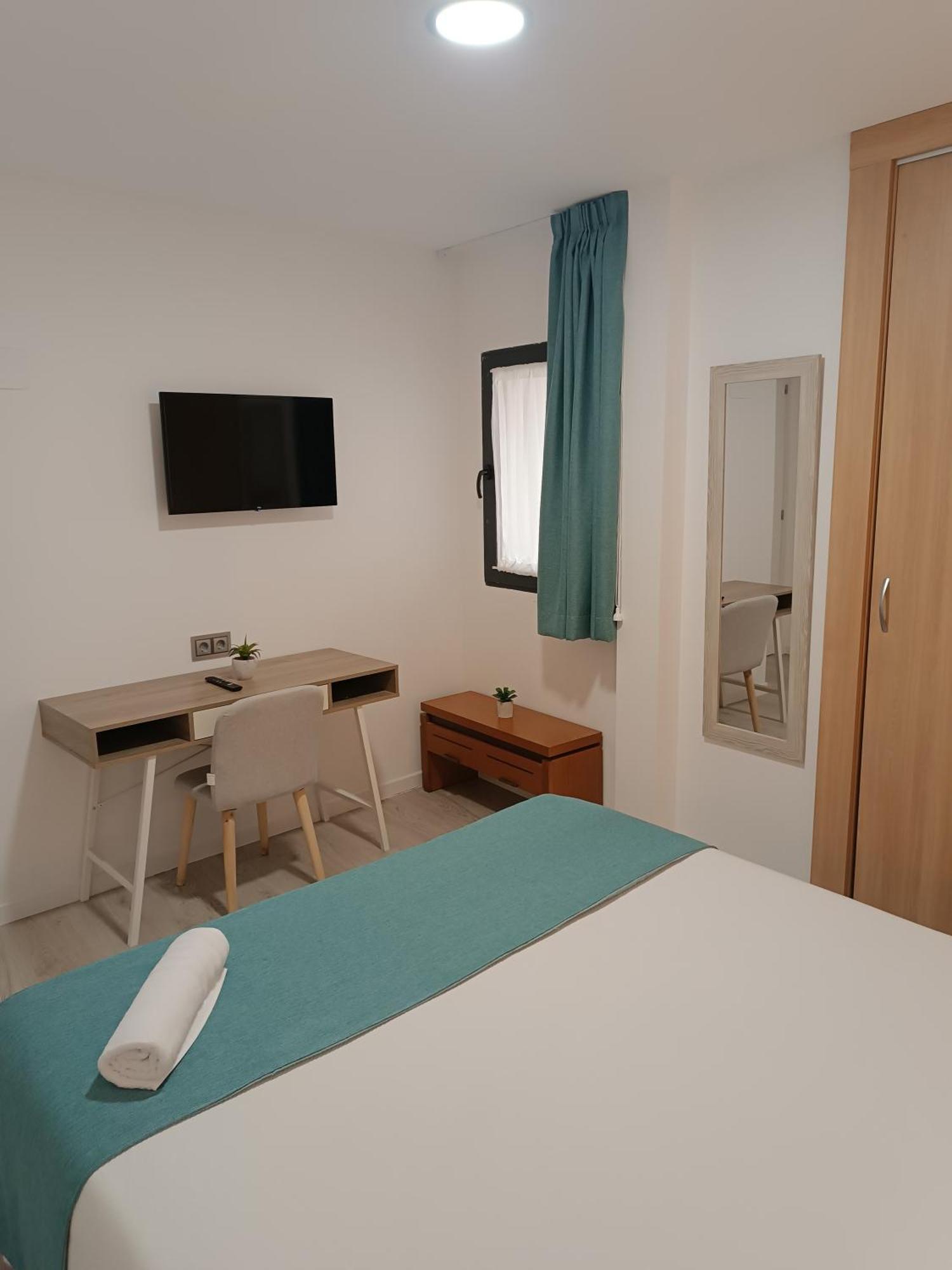 Apartamentos Turisticos Avila Puerta Del Puente 1-3 Extérieur photo